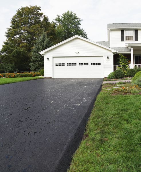 Blacktop Driveway Paving in Renton